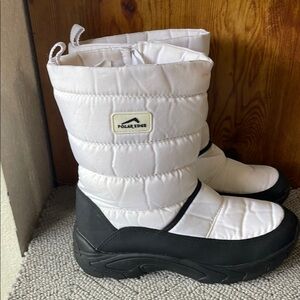 Women’s Polar Edge White and Black Winter Snow Boots